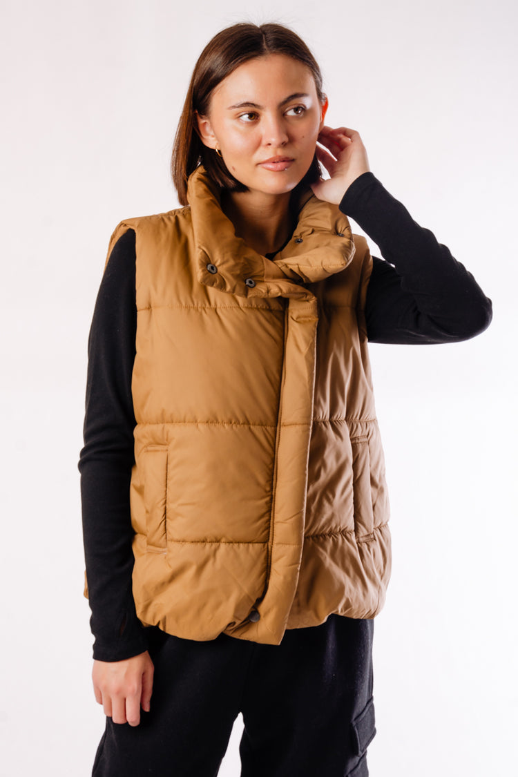 Asymmetrical Zip-Up Puffer Vest - BRN