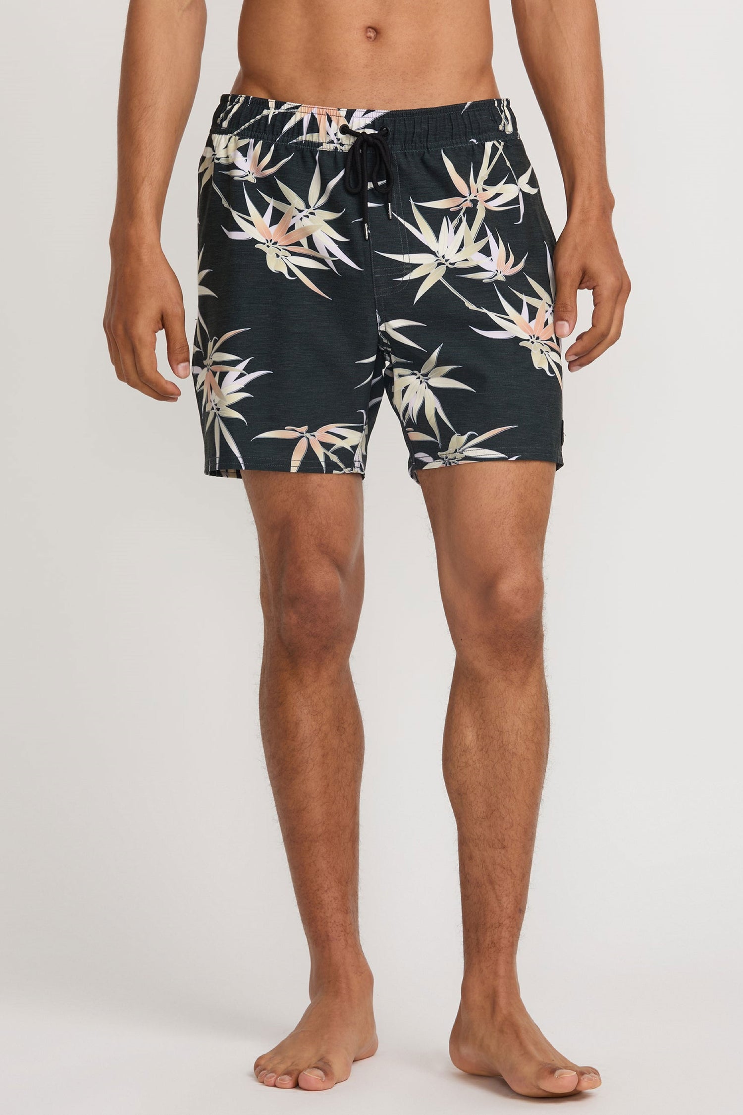 Resort Elastic 16 Swim Trunks - BLK