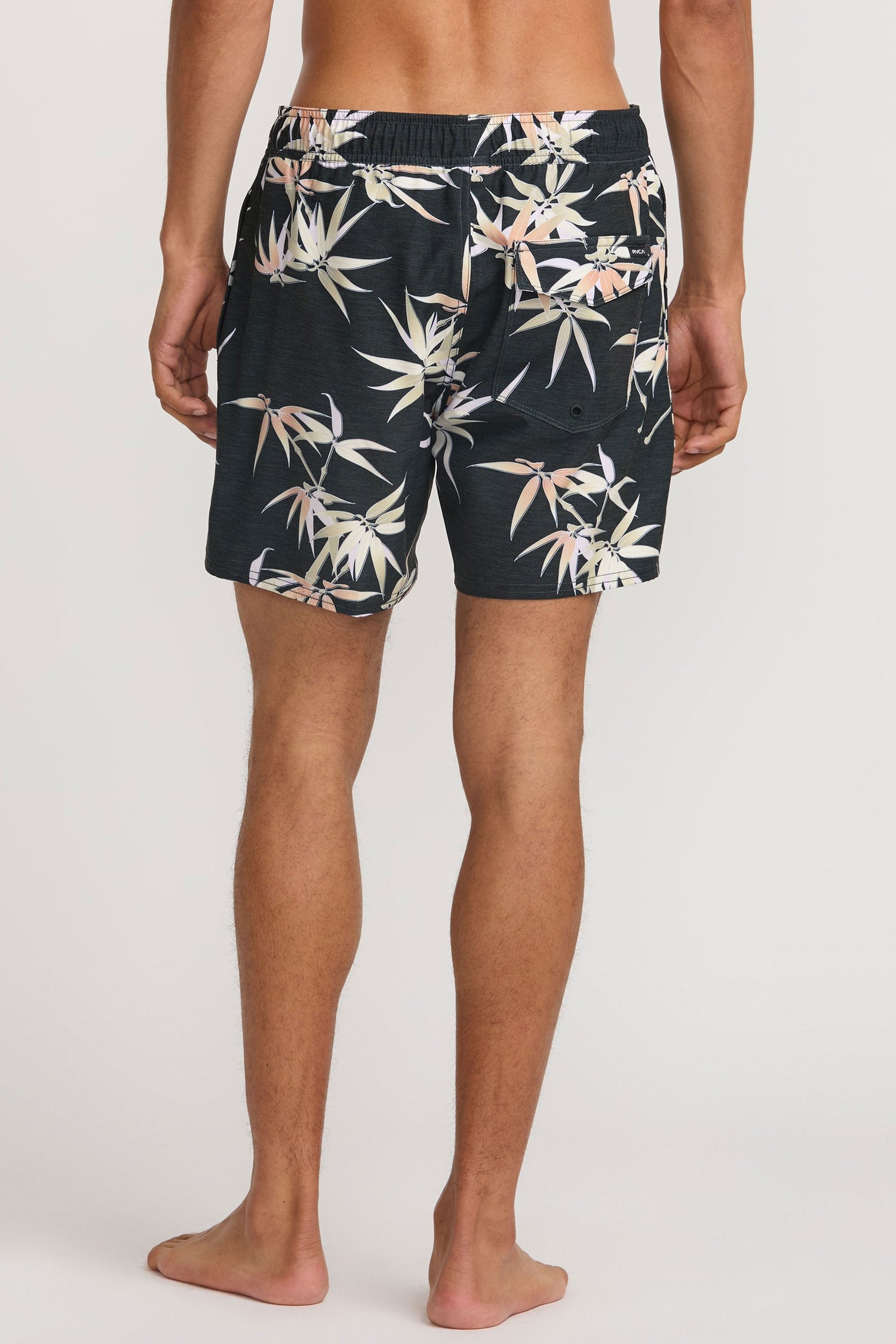 Resort Elastic 16 Swim Trunks - BLK