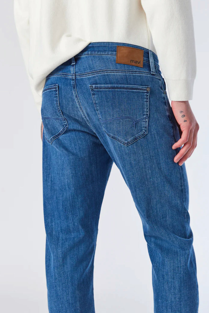 Zach Straight Leg Jeans